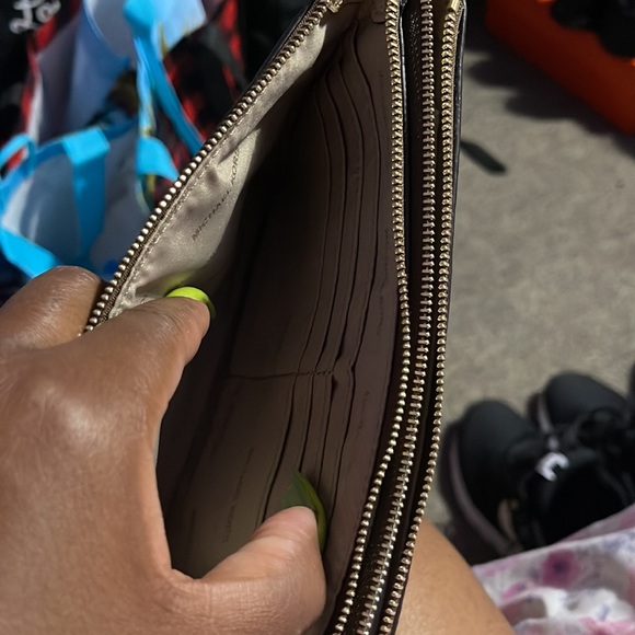 Michael Kors double zip wallet wristlet used once but in good condition - Picture 4 of 9